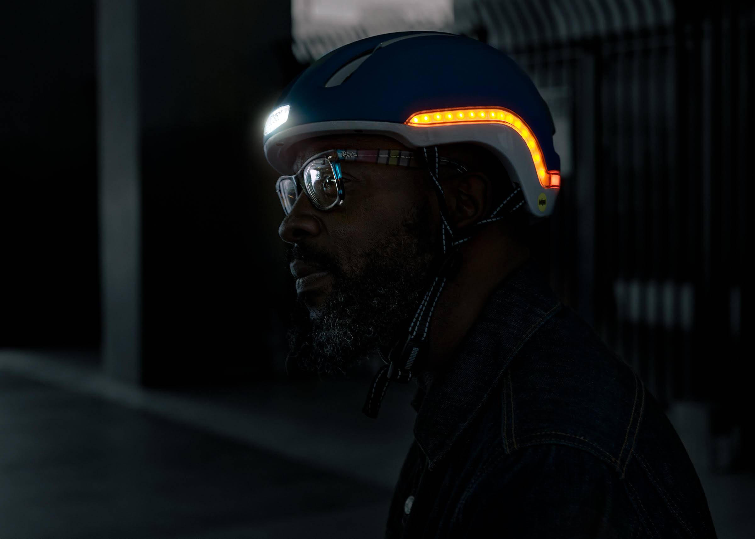 Nutcase VIO Commute - Light, style, and safety for autumn and winter cycling
